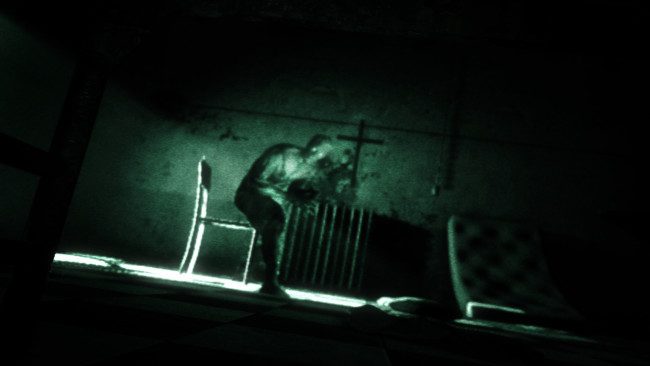 outlast-free-download-screenshot-1-2382939